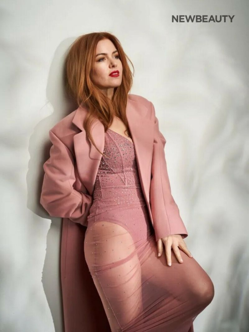 Isla Fisher for NewBeauty Magazine, November 2025 6