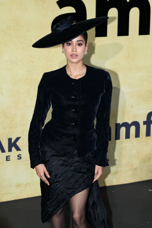 Janhvi Kapoor at Amfar Gala Cannes Presented by Chopard, 2025 5
