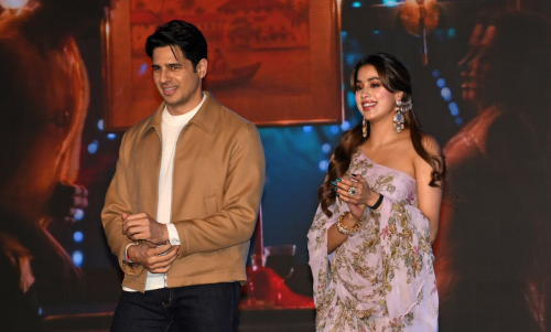Janhvi Kapoor With Siddharth Malhotra at Param Sundari Music Launch, August 2025 4
