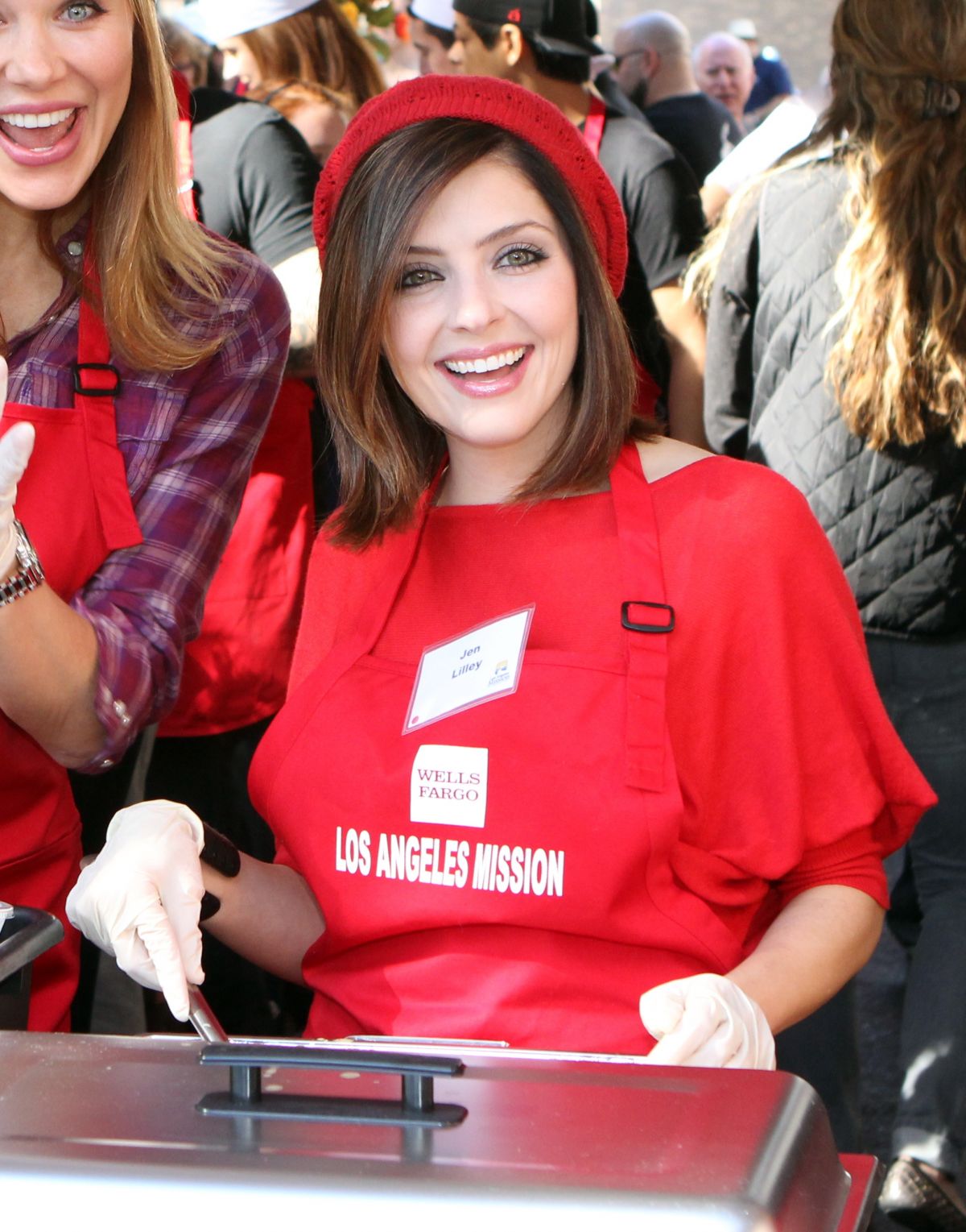 Jen Lilley Thanksgiving Dinner LA Mission, November 2013