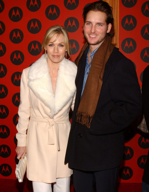 Jennie Garth at Motorola Holiday Party in Los Angeles, 2004 4