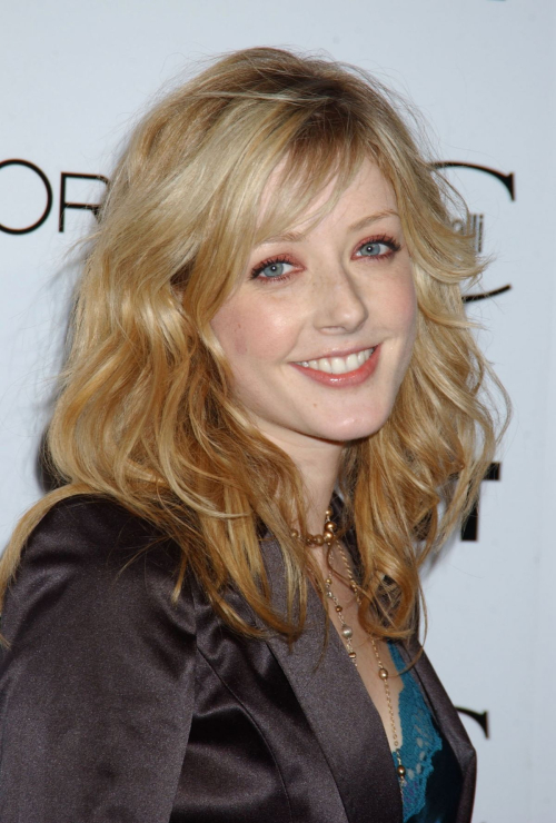 Jennifer Finnegan at Flaunt Magazine Party, December 2004 2