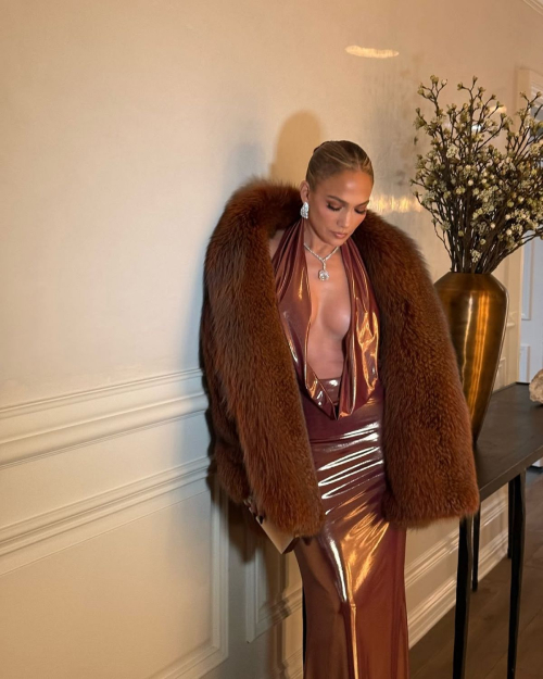 Jennifer Lopez 67th Annual Grammy Awards Photoshoot, February 2025 3