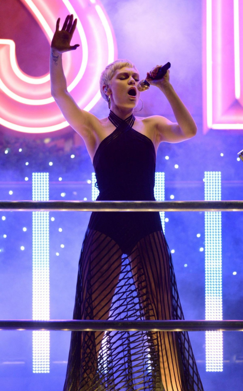 Jessie J Oxford Street Christmas Lights Switch On London, November 2013 4