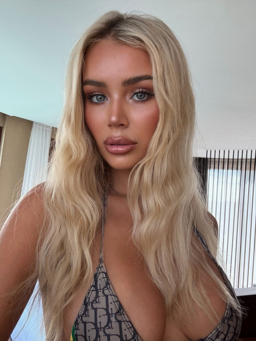 Julia Cavanagh instagram photos, November 2025 14