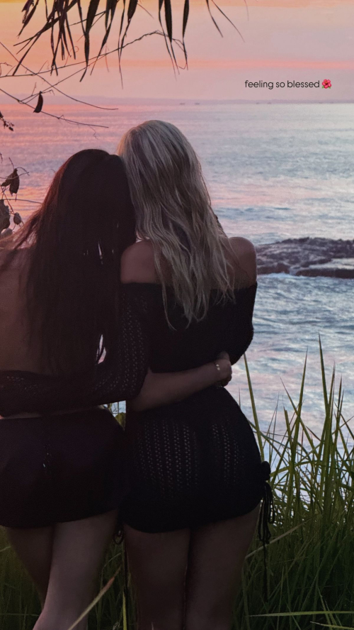 Julia Cavanagh Shares Instagram Photo Update, November 2025 1