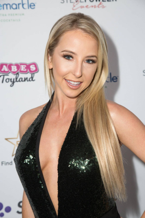 Kali James Babes in Toyland Charity Event Los Angeles, December 2017 3