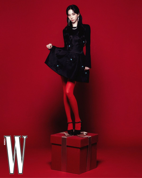 Karina W W Korea, December 2025 7