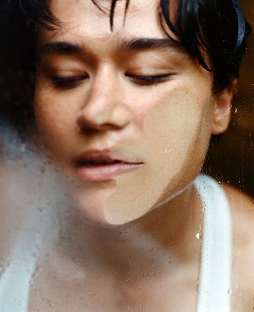 Katy O’Brian Featured in The Cut Magazine, November 2025 7