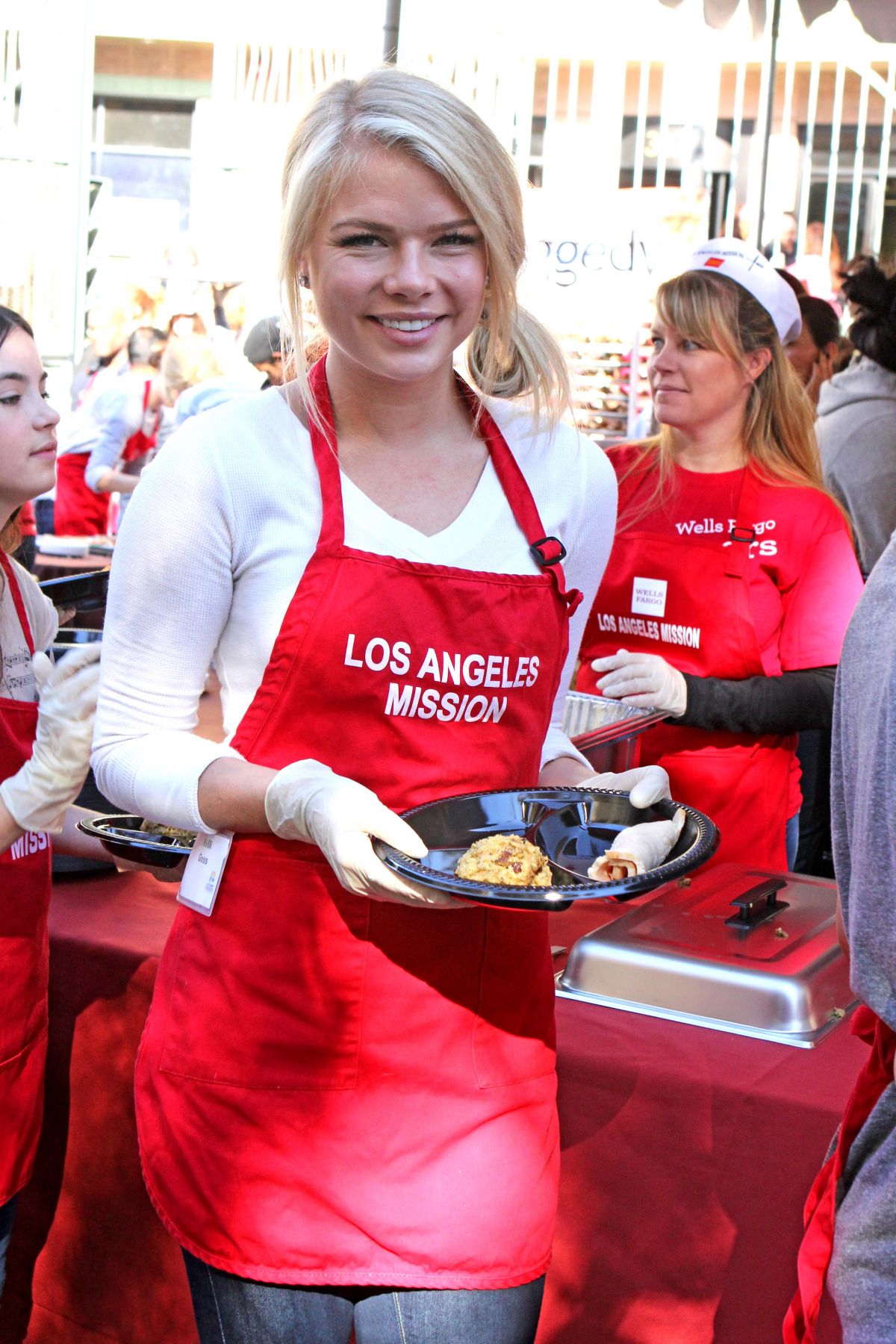 Kelli Goss Thanksgiving Dinner LA Mission, November 2013