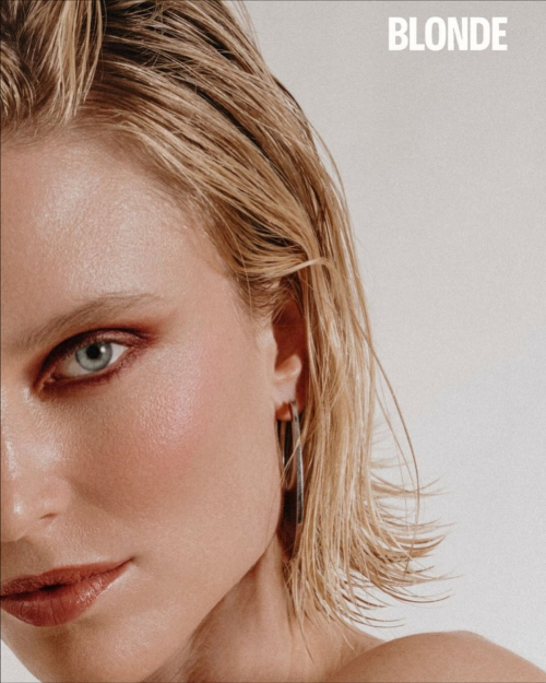 Kim Hnizdo Londe Magazine, November 2025 2