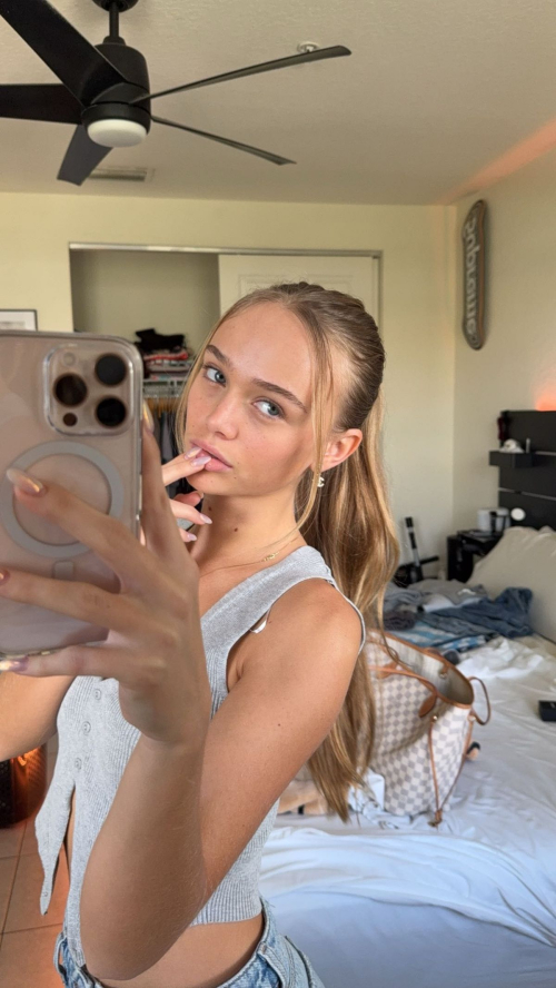 Kyla Dodds Instagram Photos, November 2025 16