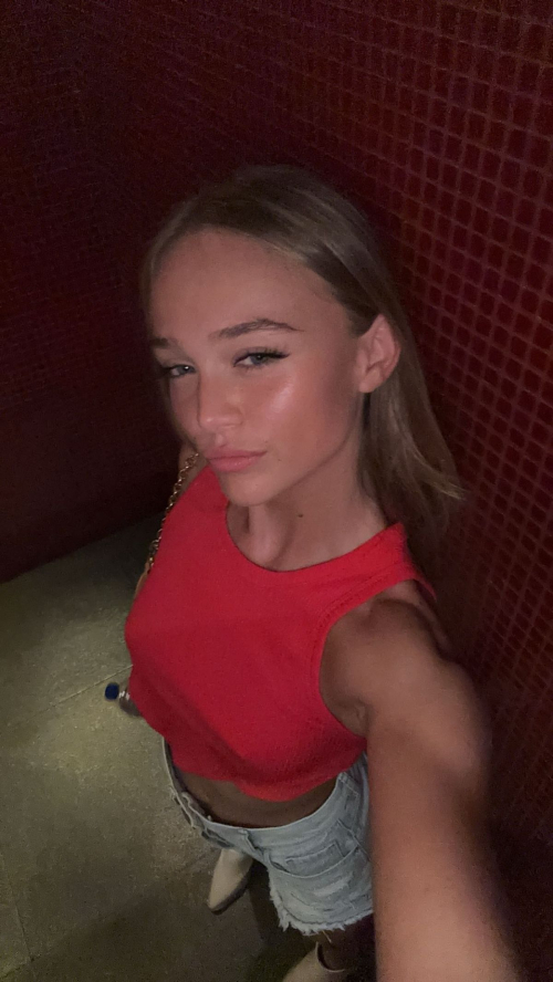 Kyla Dodds Instagram Photos, November 2025 25