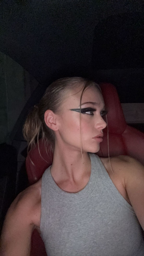 Kyla Dodds Instagram photos, November 2025 12