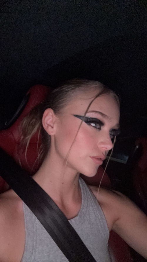 Kyla Dodds Instagram photos, November 2025 13