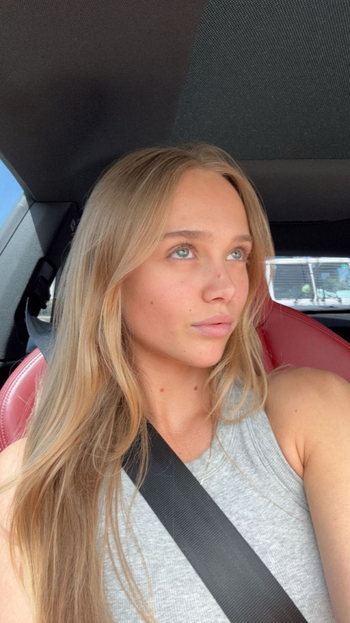 Kyla Dodds Instagram photos, November 2025 16