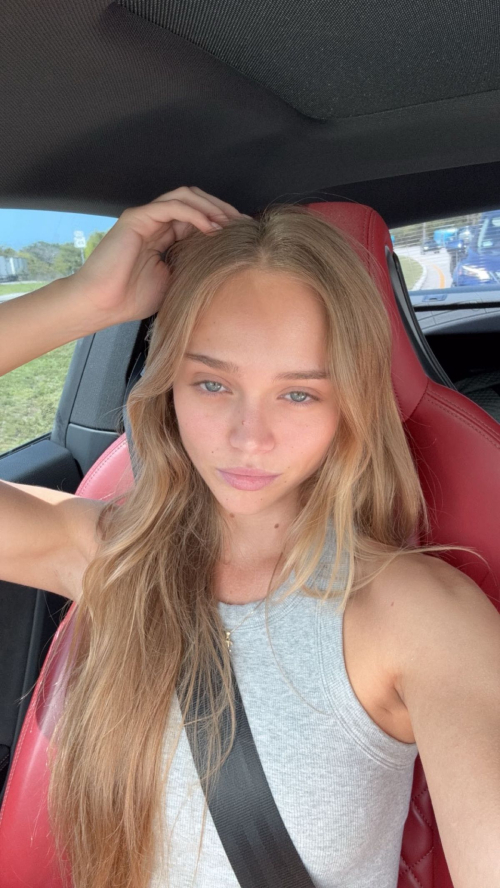 Kyla Dodds Instagram photos, November 2025 17