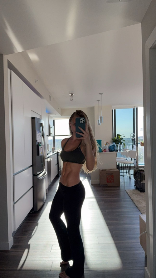 Kyla Dodds Instagram photos, November 2025 7