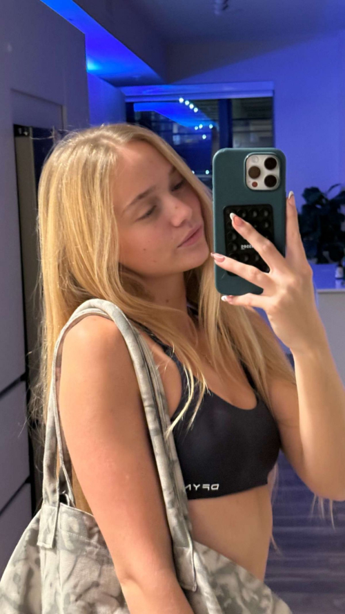 Kyla Dodds Instagram photos, November 2025 6