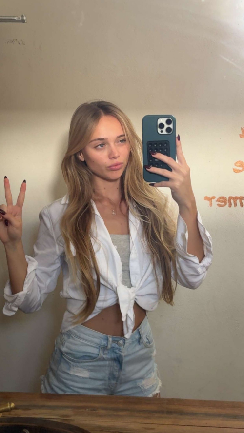 Kyla Dodds Instagram Photos, November 2025 13