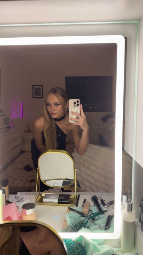 Kyla Dodds Instagram Photos, November 2025 9