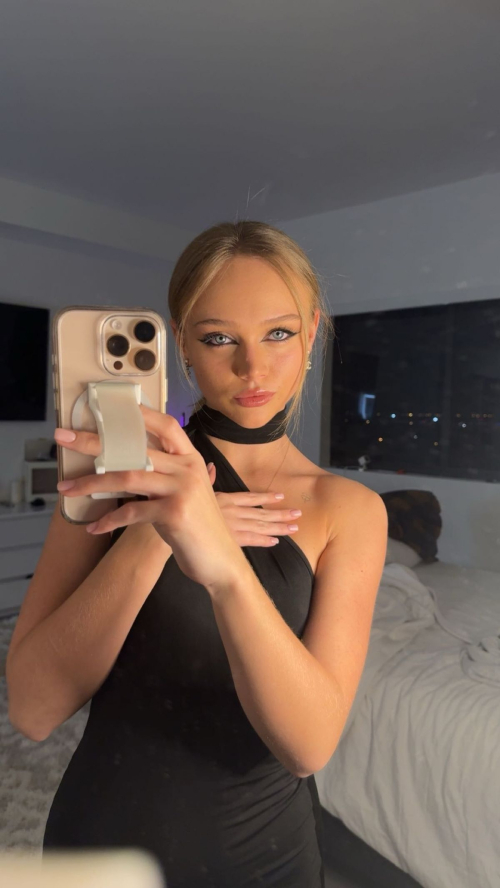 Kyla Dodds Instagram Photos, November 2025 10