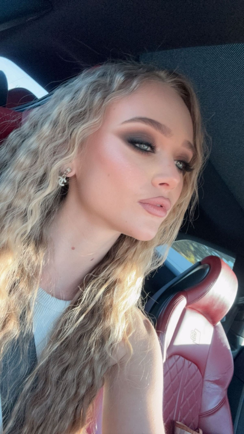 Kyla Dodds Instagram Photos, November 2025 3