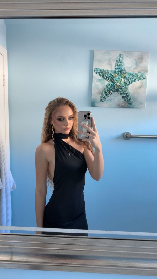 Kyla Dodds Instagram Photos, November 2025 4