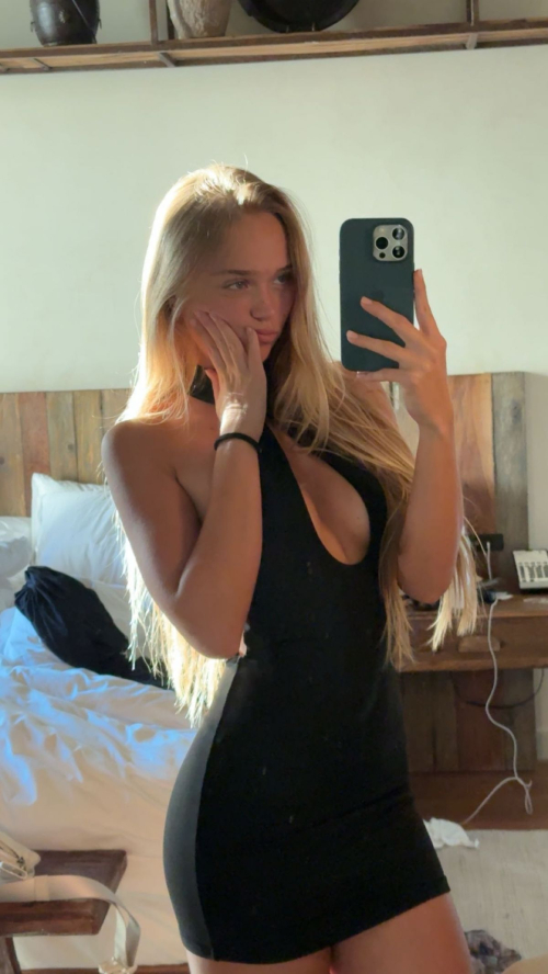 Kyla Dodds Shares Instagram Photo Highlights, November 2025 15