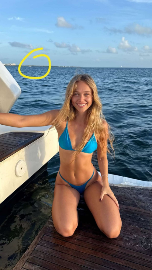 Kyla Dodds Shares Instagram Photo Highlights, November 2025 21