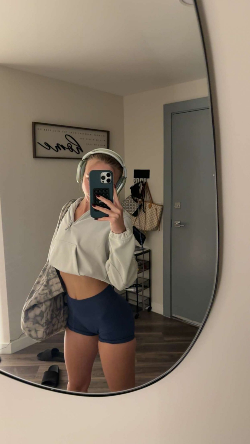 Kyla Dodds Shares Instagram Photo Highlights, November 2025 36