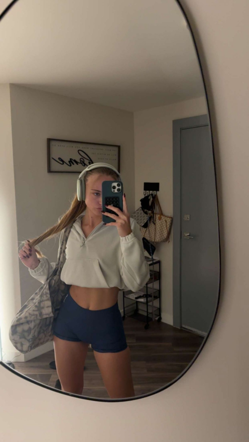 Kyla Dodds Shares Instagram Photo Highlights, November 2025 37