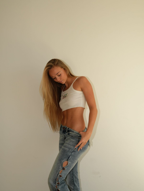 Kyla Dodds Shares Instagram Photo Highlights, November 2025 3