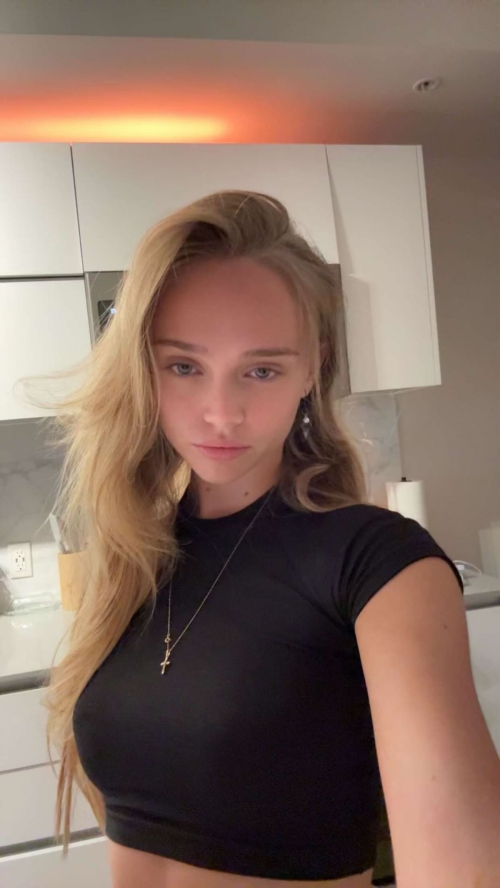 Kyla Dodds Shares Instagram Photo Highlights, November 2025 8