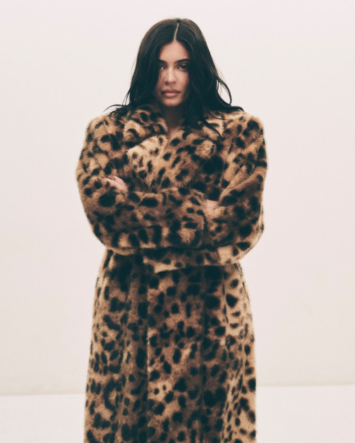 Kylie Jenner Khy Holiday Collection 2025 5