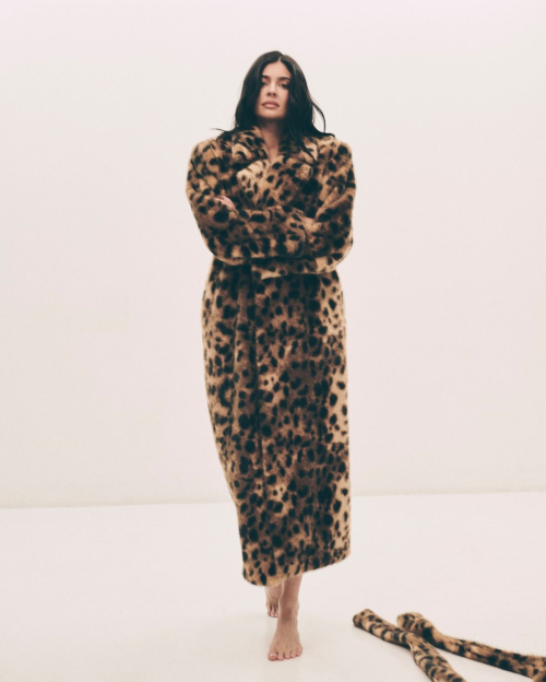 Kylie Jenner Khy Holiday Collection 2025 6