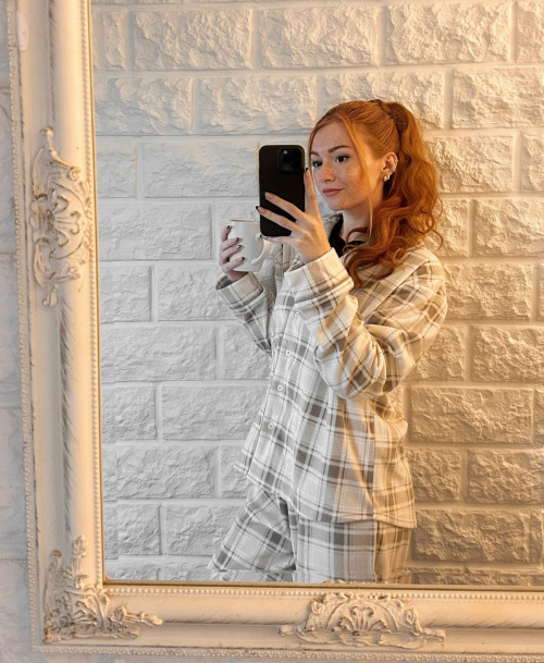 Larissa Optiz Instagram Photos, November 2025 1