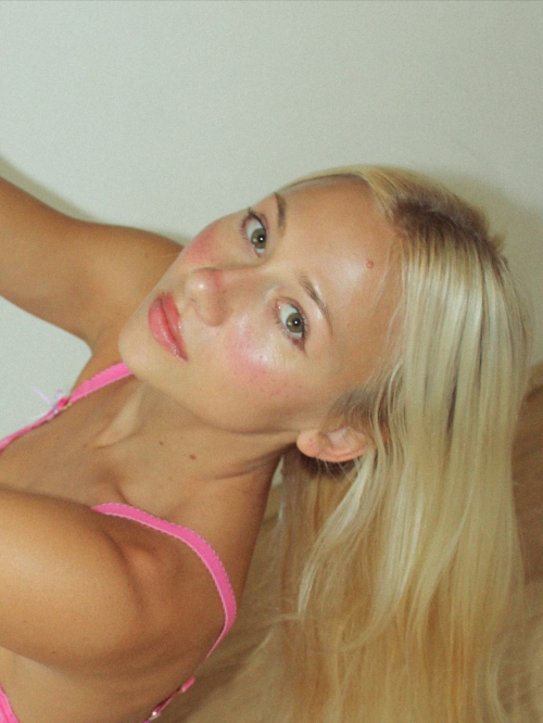 Leila Faler Instagram Photos, November 2025 24