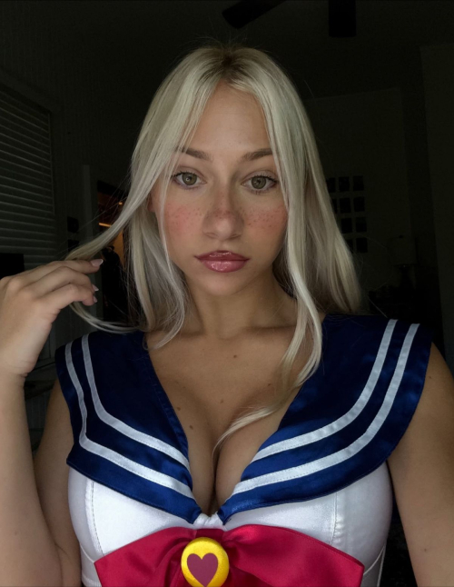 Leila Faler Instagram Photos, November 2025 26