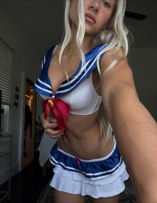 Leila Faler Instagram Photos, November 2025 28