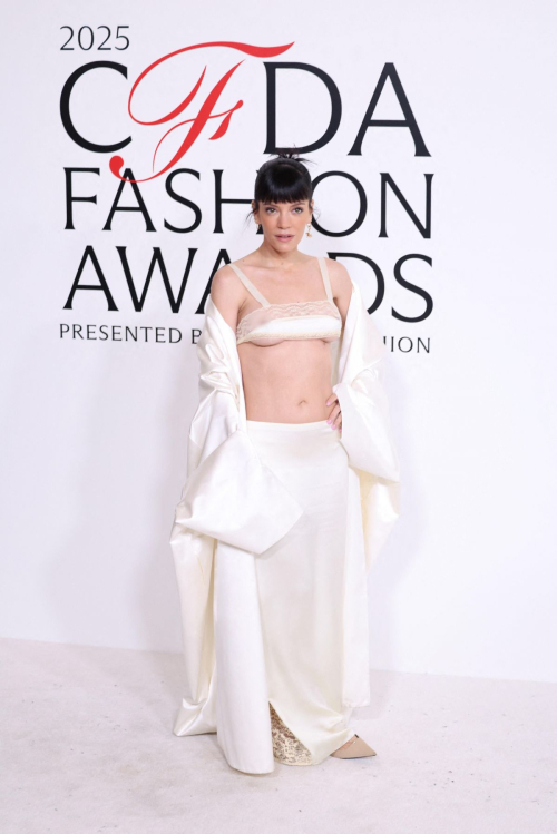 Lily Allen at CFDA Awards in New York City, Nov 2025 2