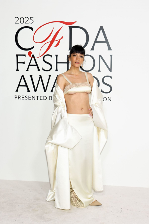 Lily Allen at CFDA Awards in New York City, Nov 2025 3