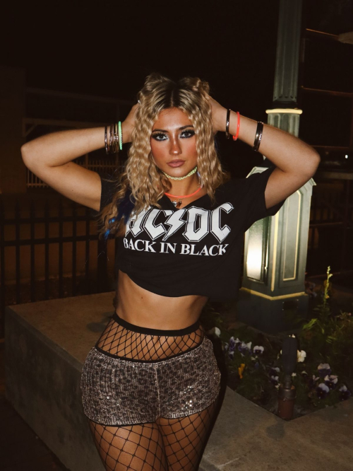 Logan Day Beautiful Instagram Photos, Nov 2025 1