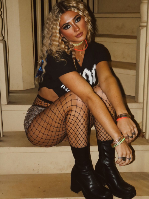 Logan Day Beautiful Instagram Photos, Nov 2025 4