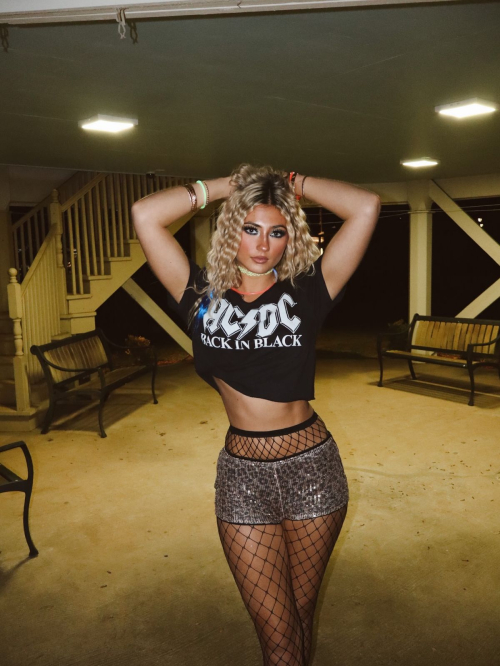 Logan Day Beautiful Instagram Photos, Nov 2025 5