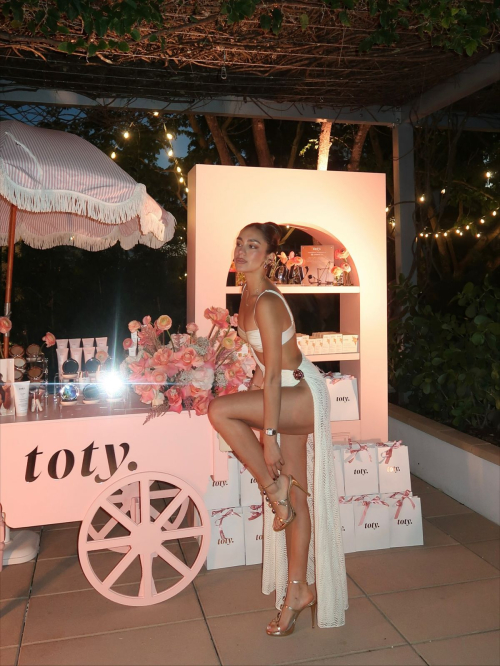 Luana Barron at Camilla Coelho Fashion Show, November 2025 7