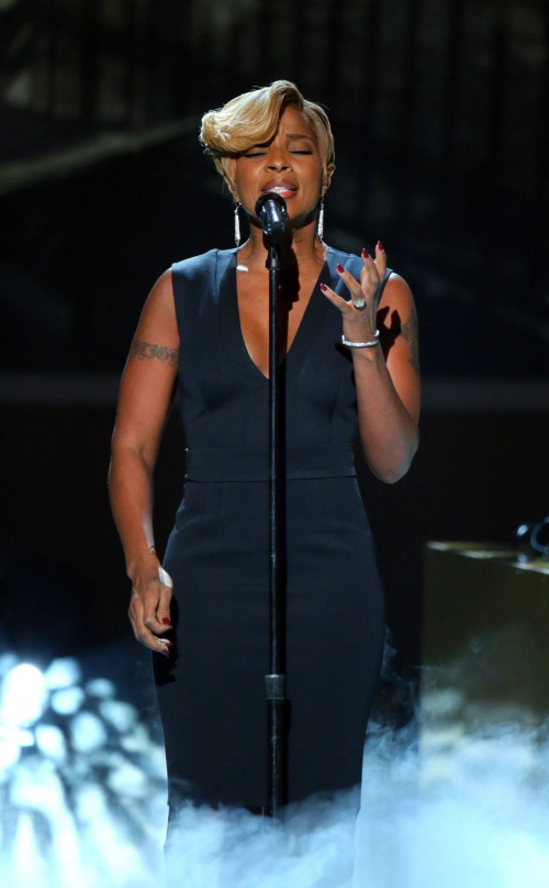 Mary J. Blige A Very Grammy Christmas, 2014 6
