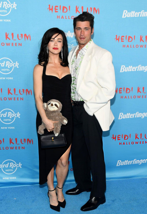 Melissa Roxburgh at Heidi Klum Halloween Party, October 2025 5