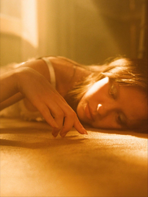 Mia Goth Modern Weekly Style Magazine, 2025 13