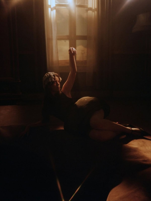 Mia Goth Modern Weekly Style Magazine, 2025 1